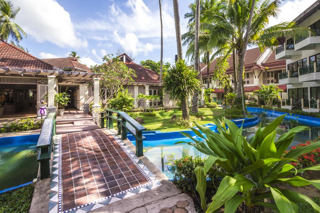 Amora Beach Resort