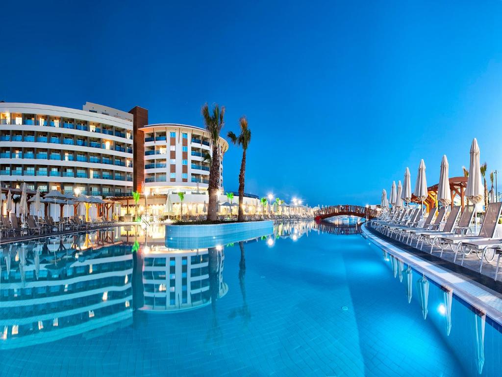 Aquasis Deluxe Resort & Spa Hotel