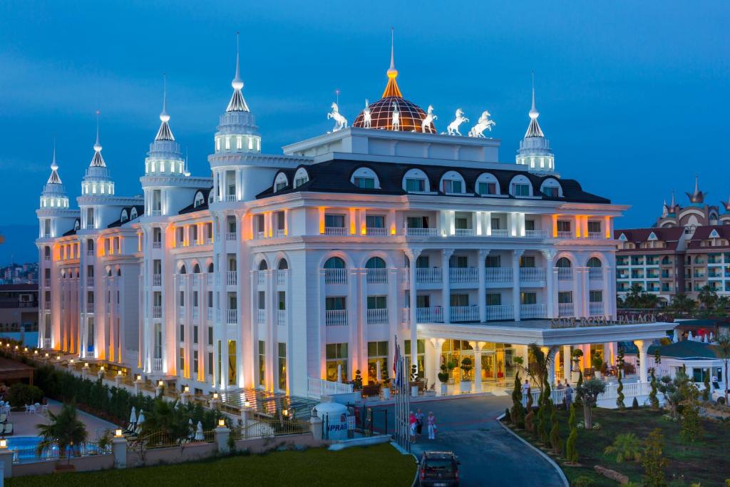 Side Royal Palace Hotel